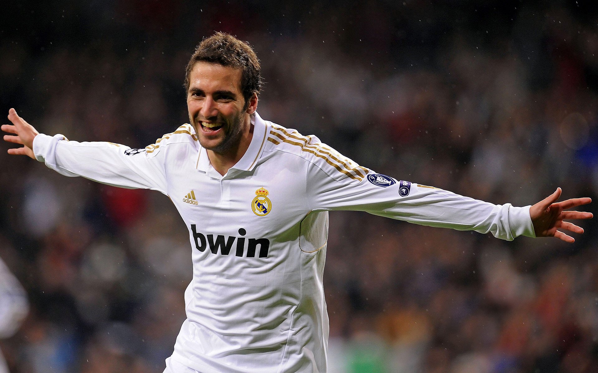 亚博-凯恩新星关键助攻表现惊艳，皇家马德里未来可期！